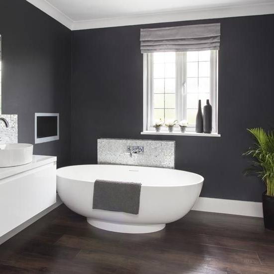 White bathroom appliances looks great on pure black walls