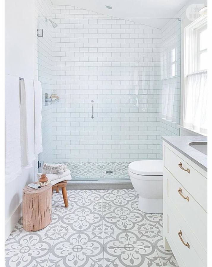 Best 20 Small Bathrooms Ideas On Pinterest Small Master Amazing Small Bathroom Spaces