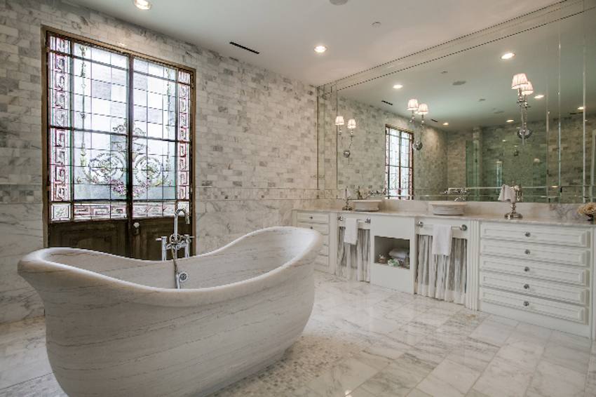 luxury bathroom