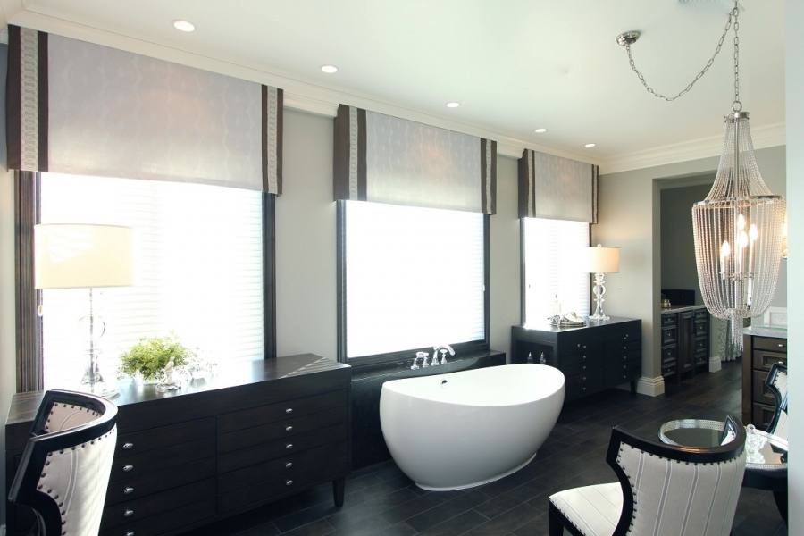 Here we are going to look at a few tips to create your own hamptons style bathroom