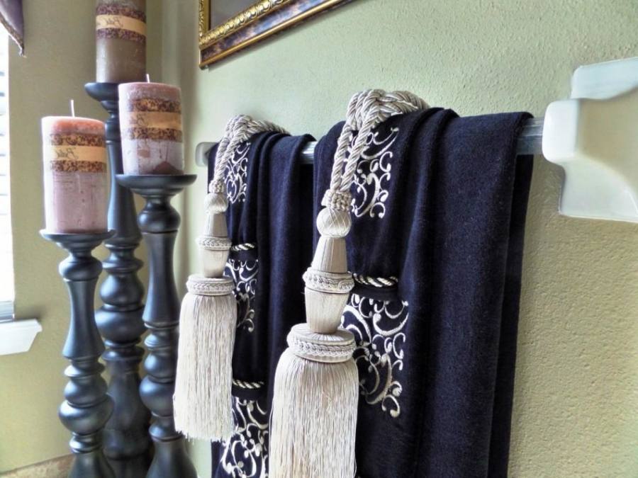 bathroom towel decor