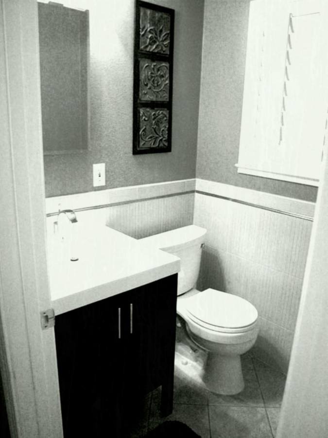 Easy & Reversible Ways to Add Style to Your Bathroom