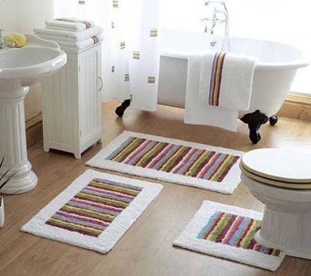 small bath rug
