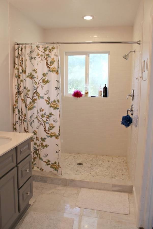 small bathroom designs with tub