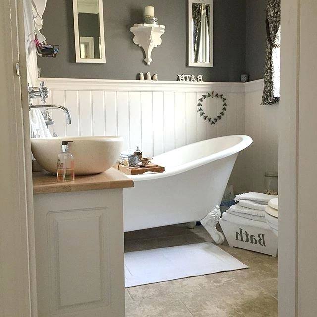 cottage bathroom