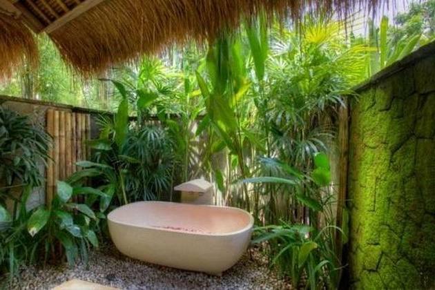 jungle themed bathroom