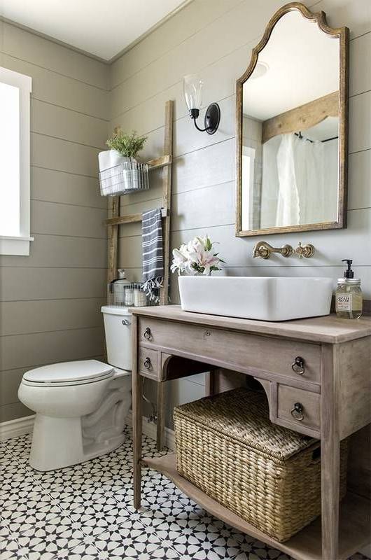 Modern farmhouse small bathroom design