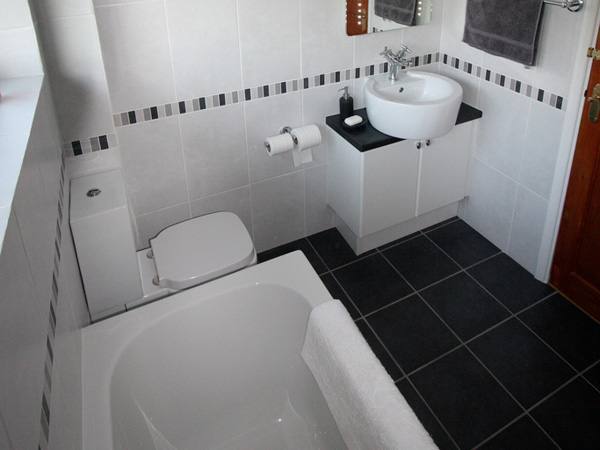 Black and White Bathroom Ideas