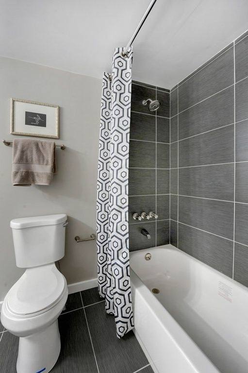 Simple High Ceiling Bathroom
