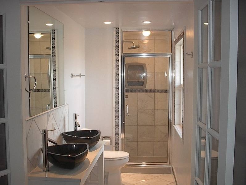 Villa Vista in Weligama, Sri Lanka, Inspiration for a contemporary bathroom remodel