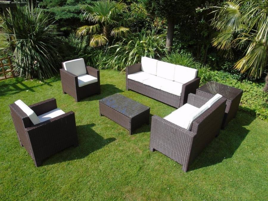 Tough colourful POLYWOOD® furniture from the US, now available in the UK