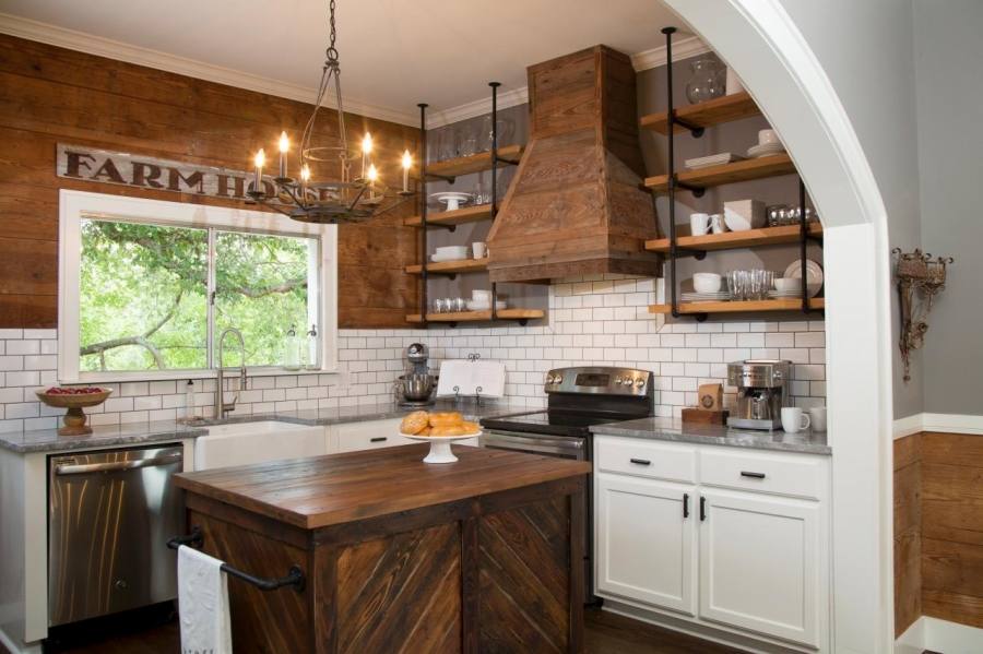 Beautiful farmhouse style kitchen all done by Joanna Gaines