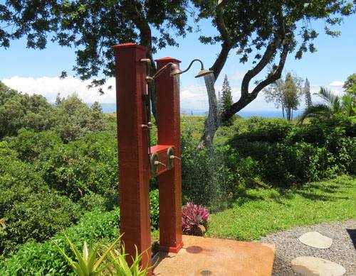 If you're traveling with your honey bunny, be sure to unwind in a couple's hale, which features dual outdoor showers, a hinoki (Japanese cedar) soaking tub