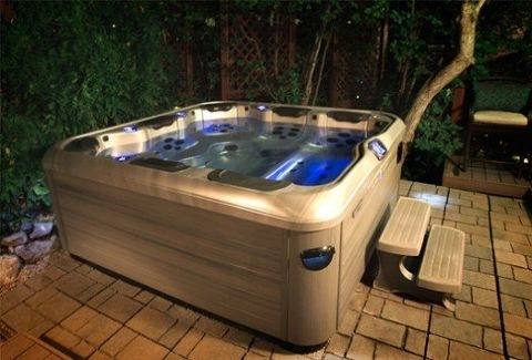 jacuzzi outdoor