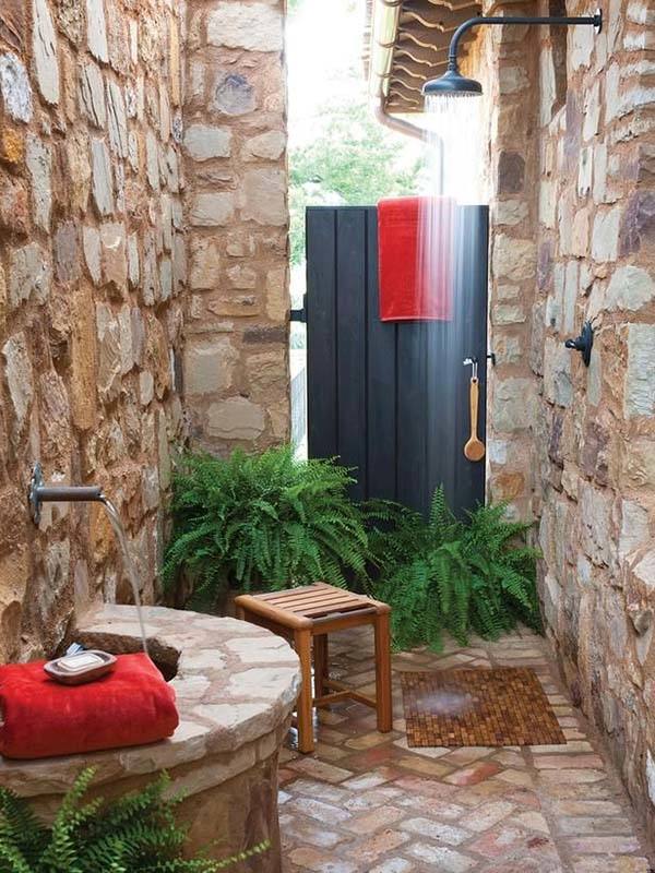 Farmhouse Style: outdoor bathroom for the pool