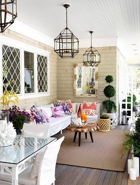 I really love this classy beachy look with a modern touch, and would love something similar to this on our deck