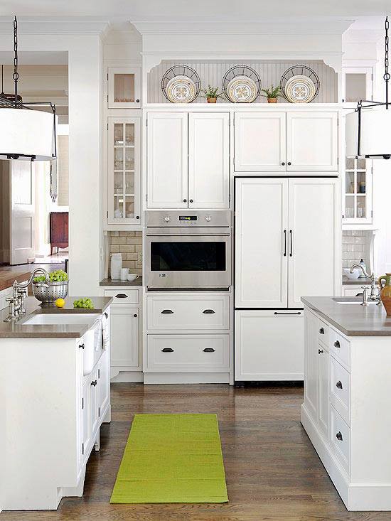 Make sure that the colors in your kitchen flatter each other