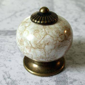 knobs or pulls in kitchen cabinet knobs and pulls cabinet knobs handles  kitchen cabinet pulls and