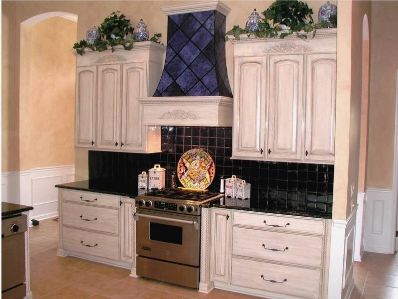 Custom Kitchen Cabinets