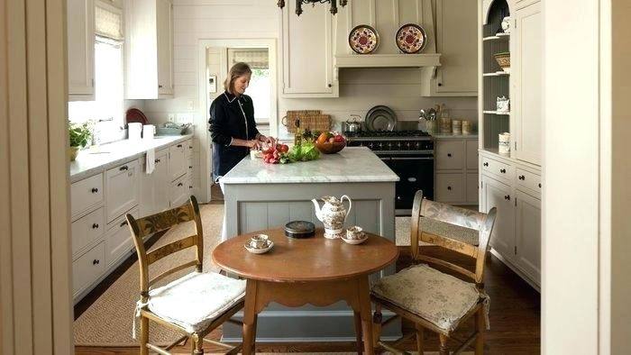 Marianne Jones: Gorgeous dining room nook off of living room