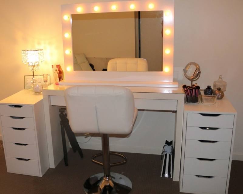 bedroom vanity sets with lighted mirror bedroom vanity with lighted mirror  medium size of bedroom vanity