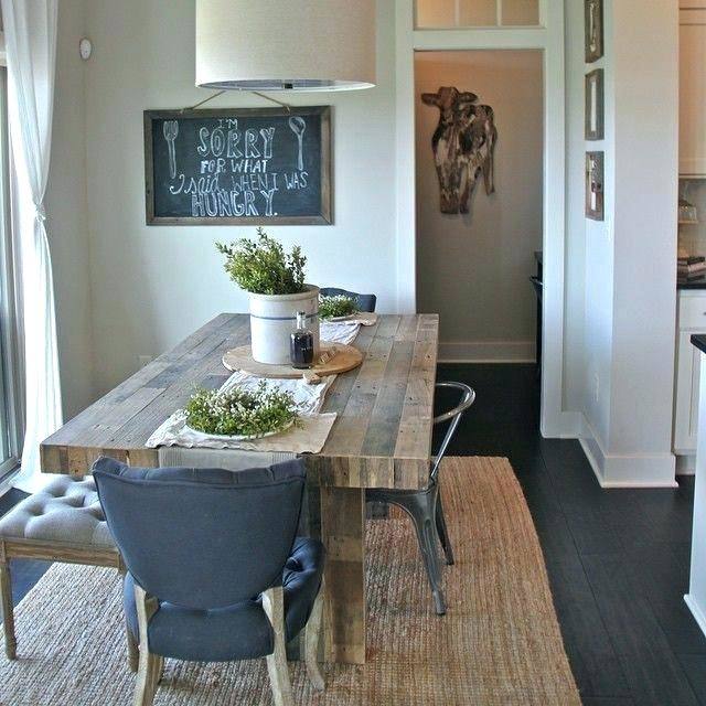 Transitional dining room has a serene, calming vibe [Design: Urban Home Magazine]