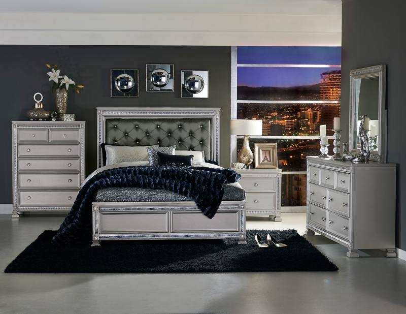 Mirror Bedroom Sets Silver Mirror Bedroom Set Silver Mirror Bedroom Set  Image Of Inexpensive Mirrored Bedroom Furniture Bedroom Vanity Set With  Lights Bank