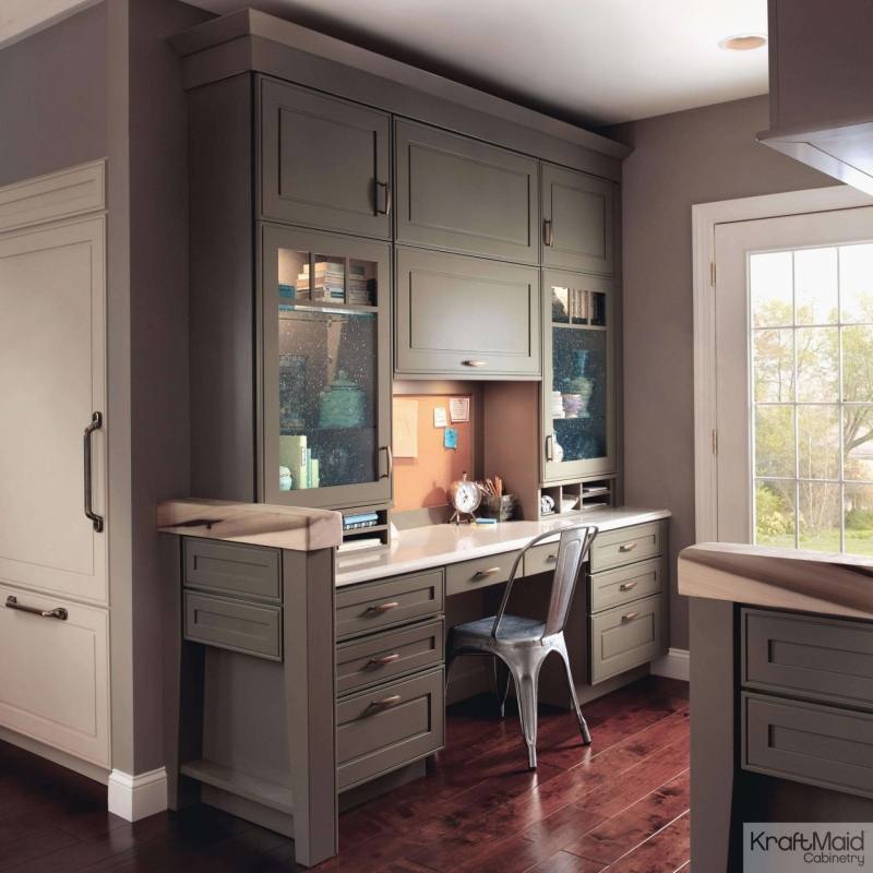 Stock kitchen cabinets