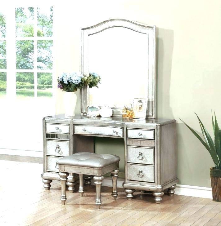 Makeup Desk with Lighted Mirror Lovely Bedroom Vanity Sets with Lights  Hartascosas