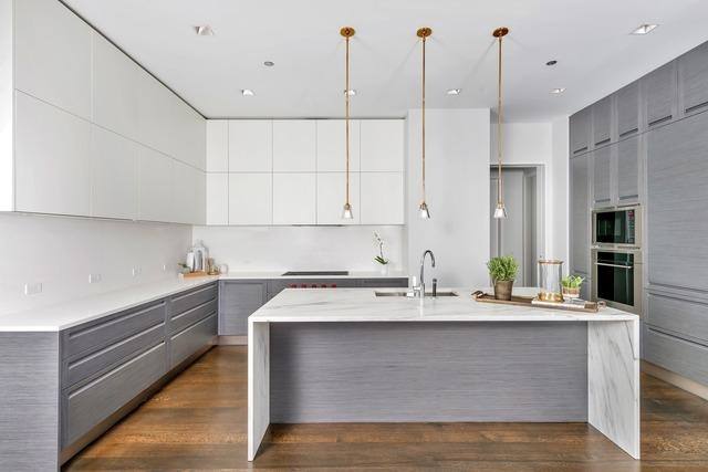 kitchen cabinets white on top