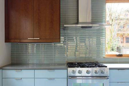 kitchen two tone cabinets