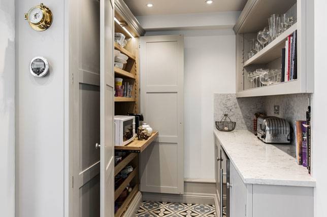 Love these great examples of kitchens featuring a pantry in the cabinets