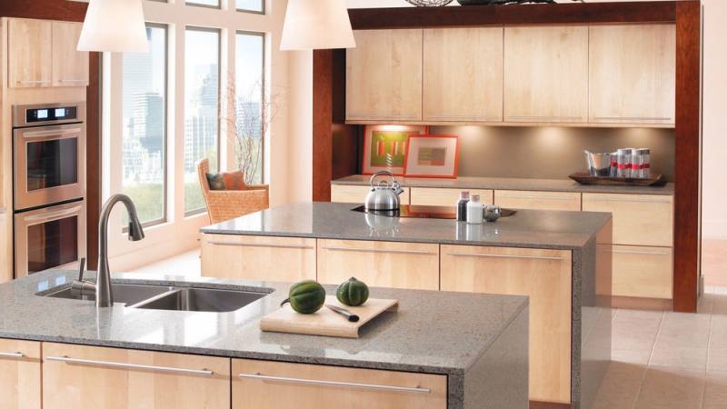 Herra laminate kitchen cabinets in Elk with a Prestley Black island