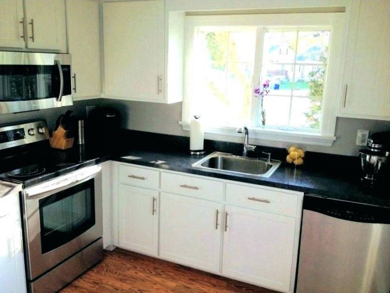 Country Oak Kitchen Cabinet Details