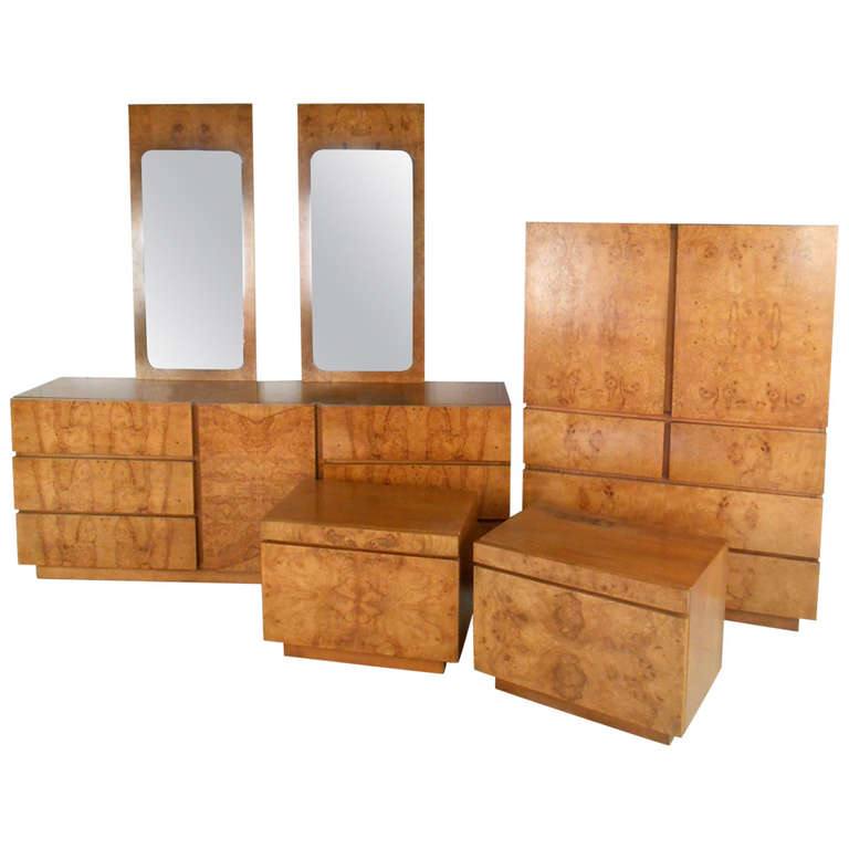 Bedroom Set in Cherry By Coaster Furniture