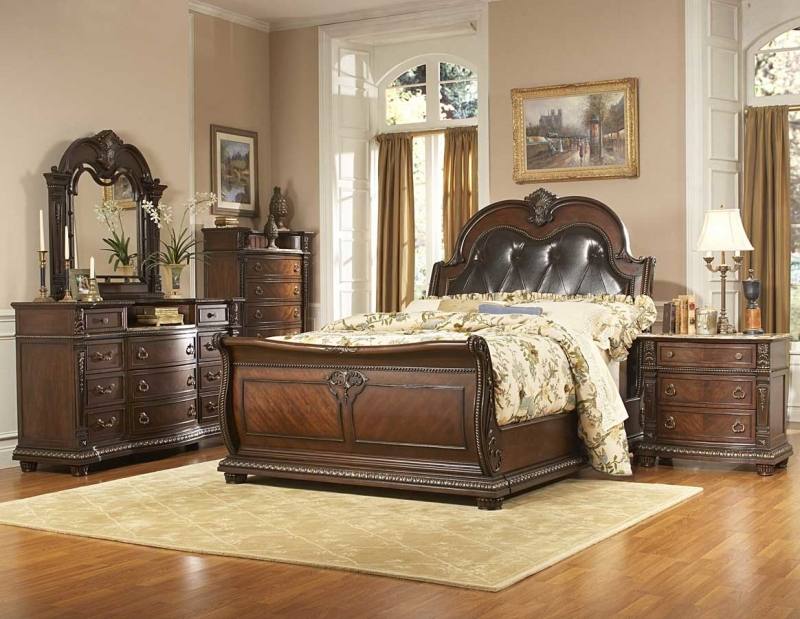 Raymore Flanagan King size bedroom set