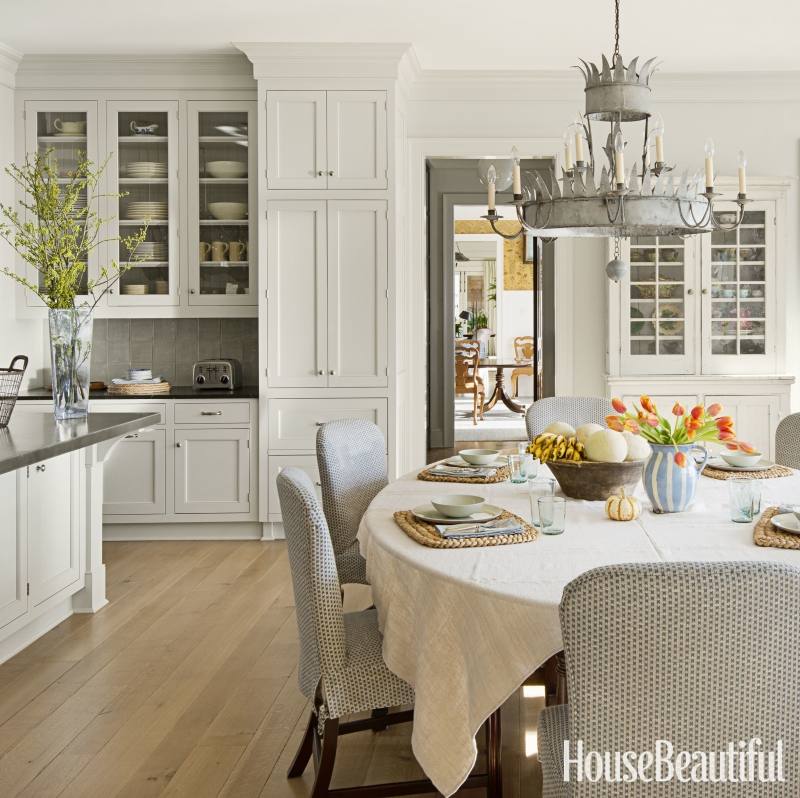 Custom charis and banquette  in Loro
