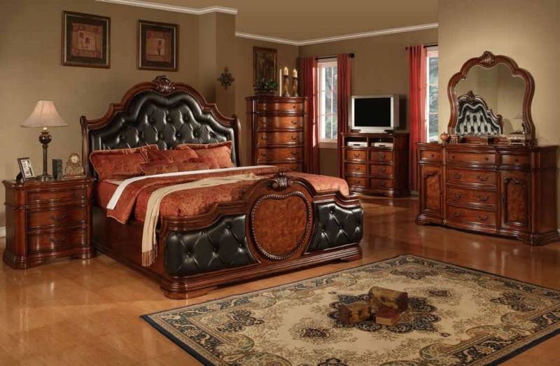 Bedroom Set, Queen Size Poster Bed