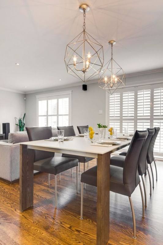 A classic  minimalist dining room that counts with stellar choices in decor, this  might be